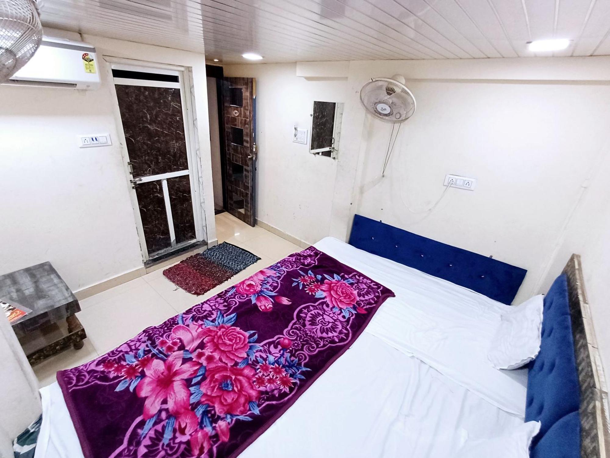 אויאיין Hotel Blue Tower Inn מראה חיצוני תמונה